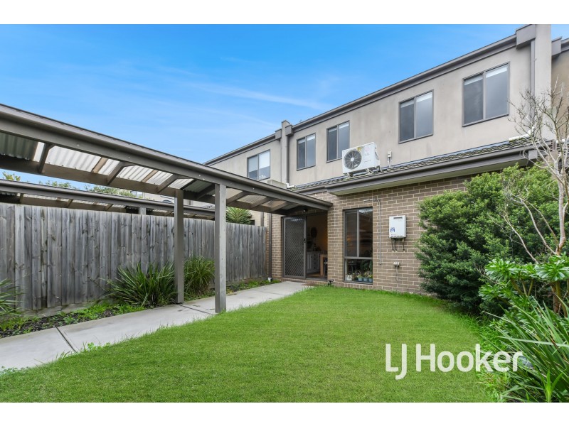 75 Fiorelli Boulevard, Cranbourne East VIC 3977