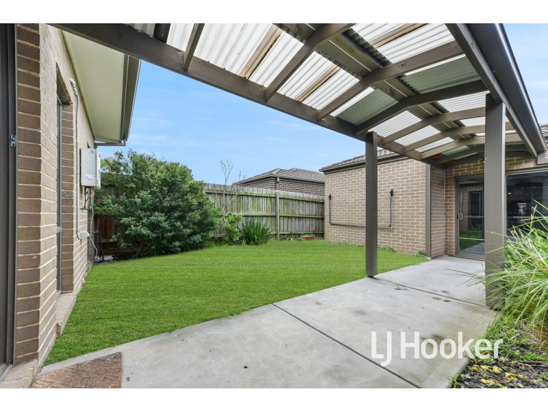 75 Fiorelli Boulevard, Cranbourne East VIC 3977