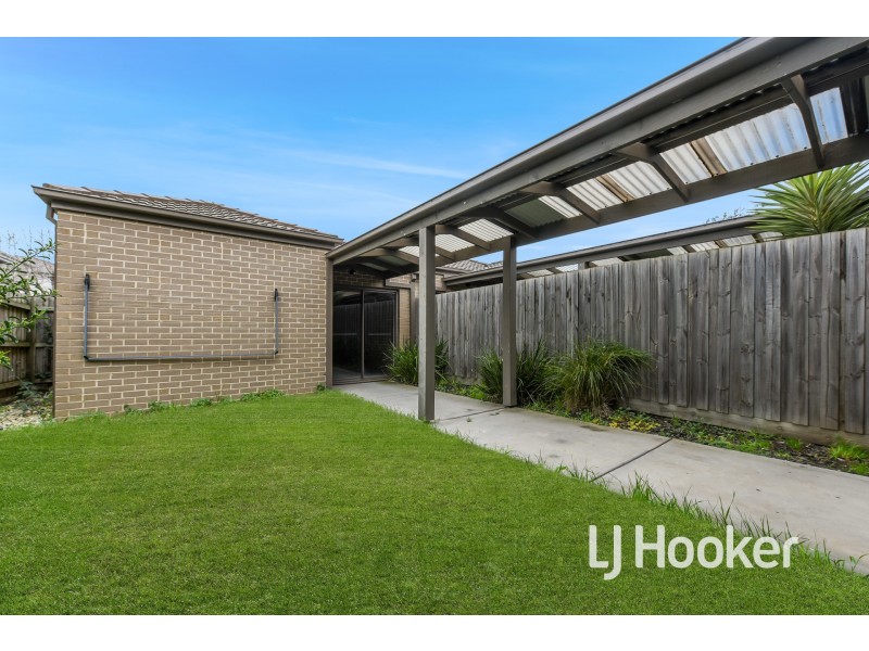 75 Fiorelli Boulevard, Cranbourne East VIC 3977