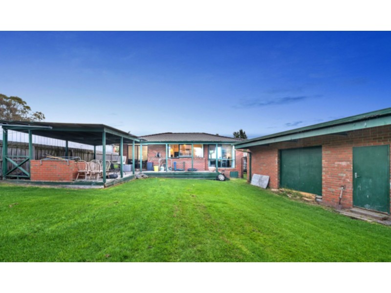 4 Dulnain Close, Hampton Park VIC 3976
