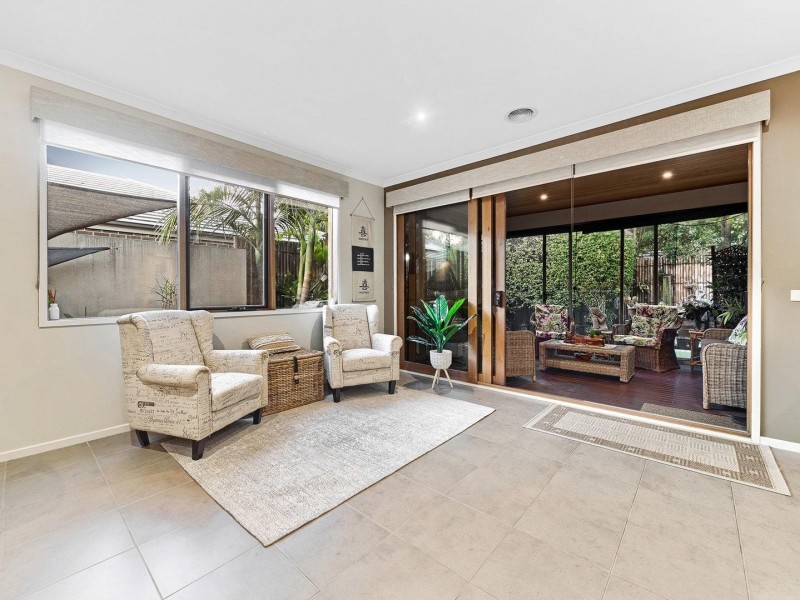 7 Holsteiner Terrace, Clyde North VIC 3978