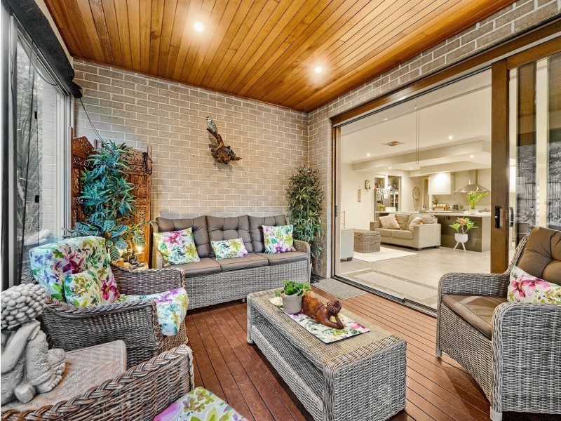 7 Holsteiner Terrace, Clyde North VIC 3978