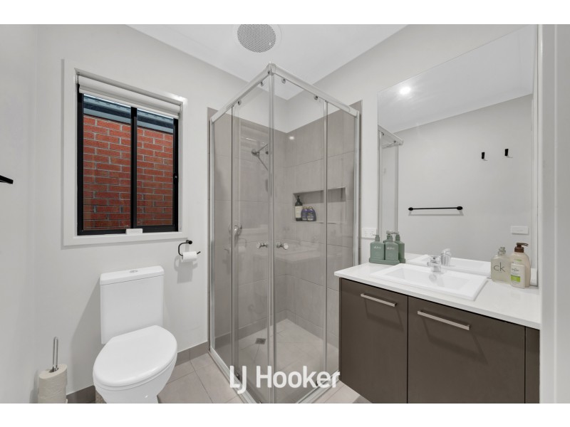 34 Garrard Crescent, Clyde VIC 3978