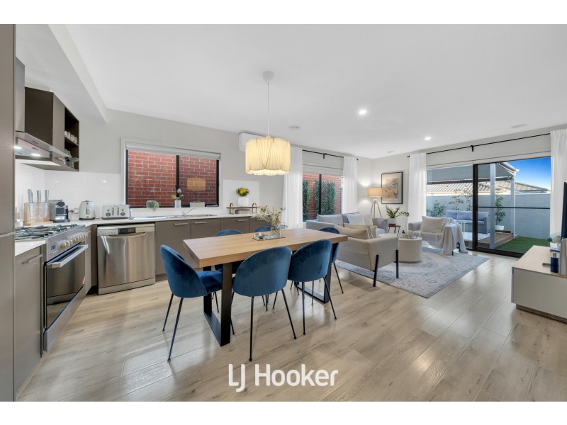 34 Garrard Crescent, Clyde VIC 3978