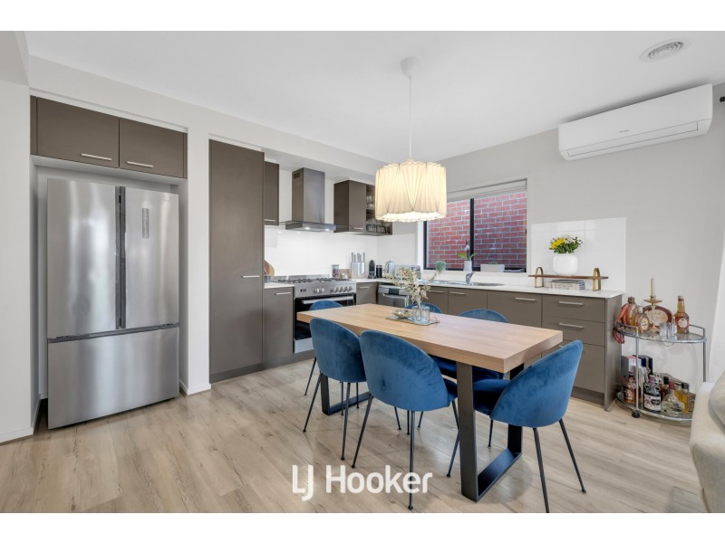 34 Garrard Crescent, Clyde VIC 3978