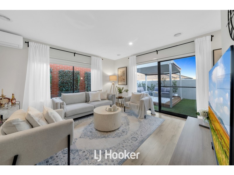 34 Garrard Crescent, Clyde VIC 3978