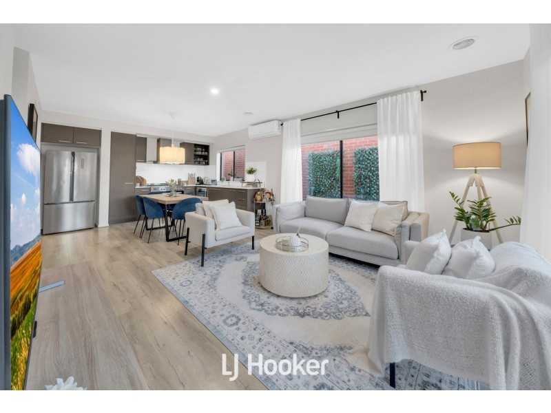 34 Garrard Crescent, Clyde VIC 3978