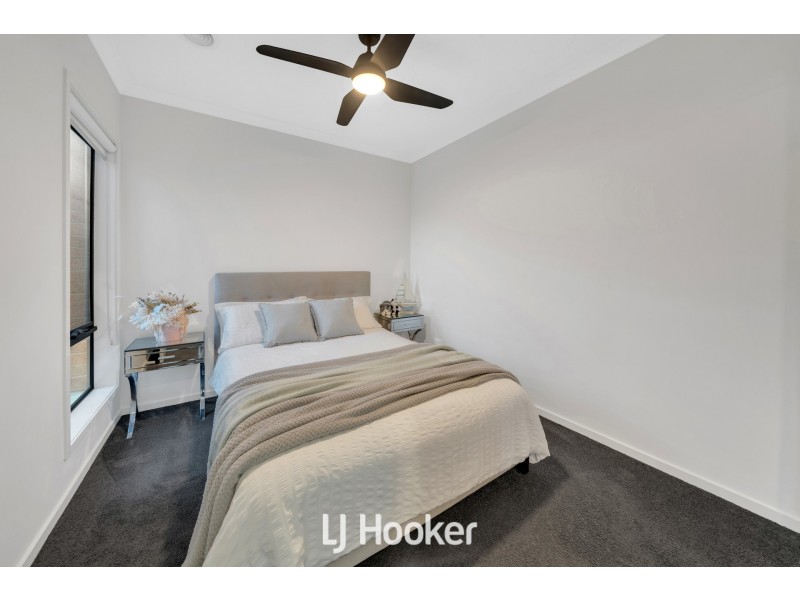 34 Garrard Crescent, Clyde VIC 3978