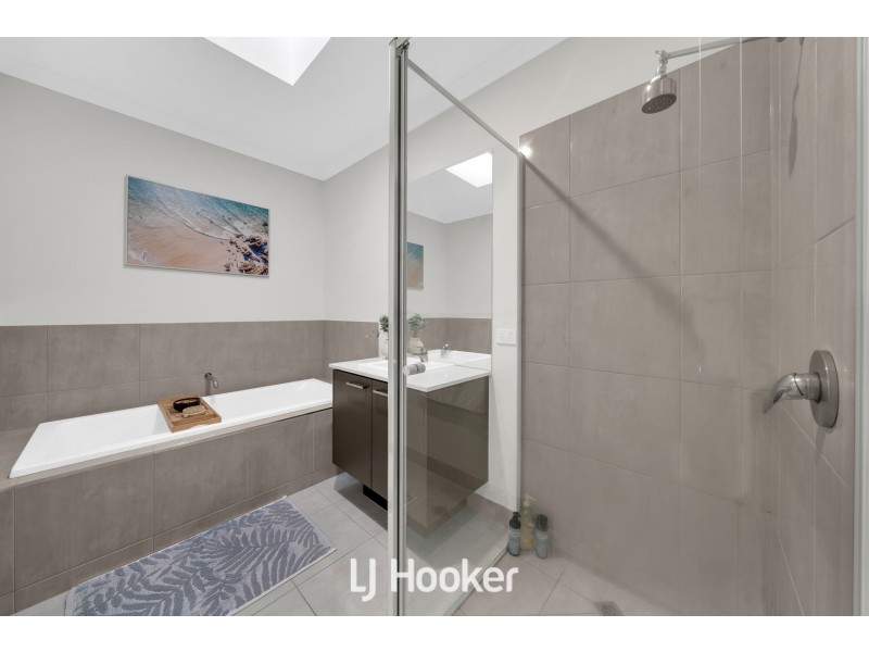 34 Garrard Crescent, Clyde VIC 3978