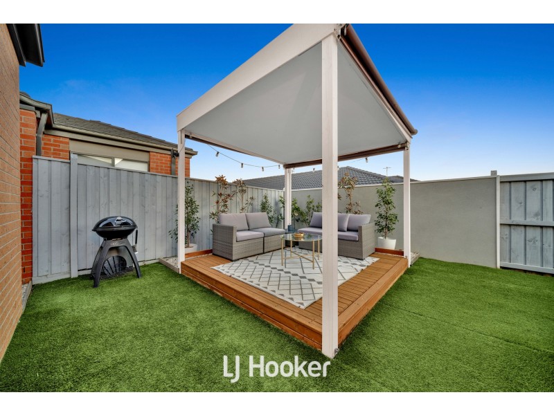 34 Garrard Crescent, Clyde VIC 3978