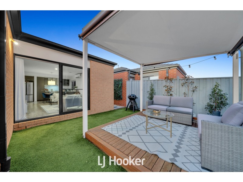 34 Garrard Crescent, Clyde VIC 3978