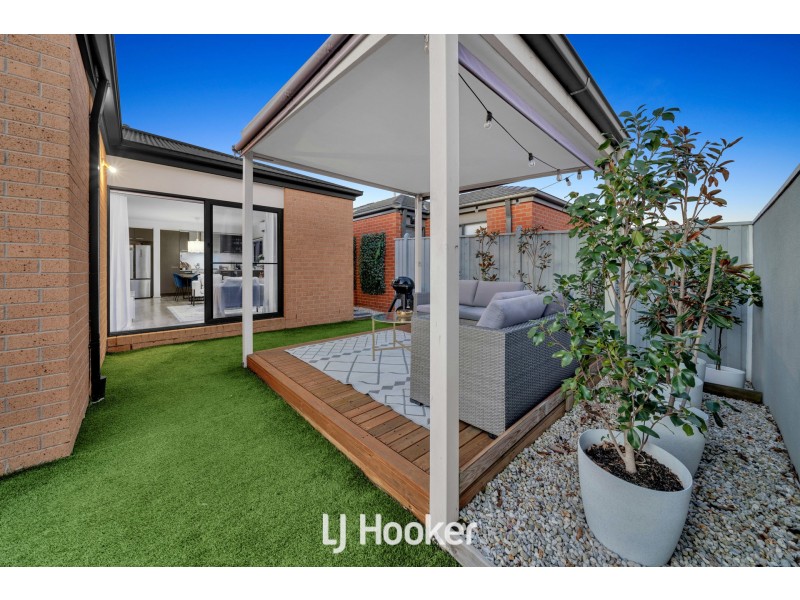 34 Garrard Crescent, Clyde VIC 3978