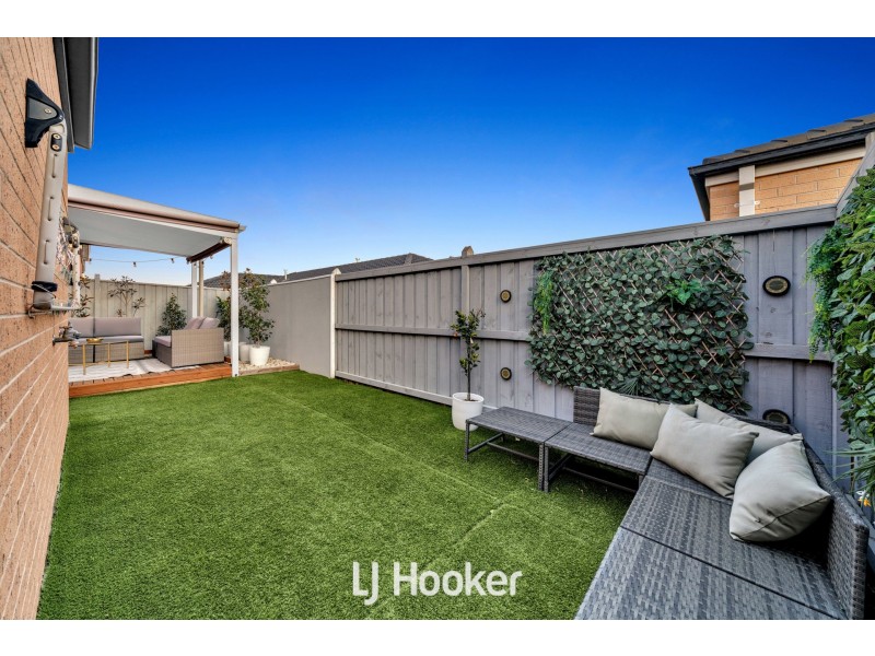 34 Garrard Crescent, Clyde VIC 3978