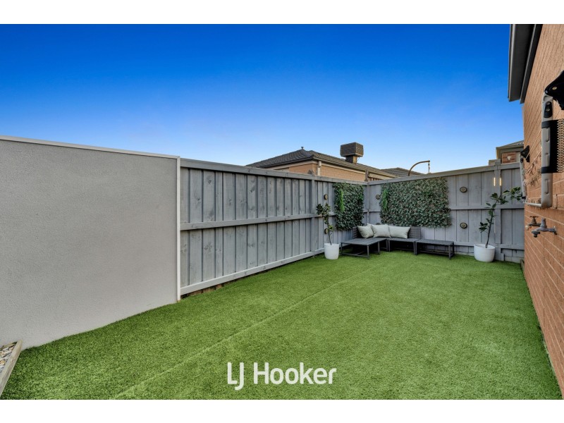 34 Garrard Crescent, Clyde VIC 3978