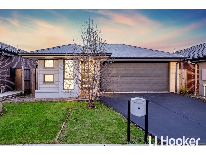 5 Redding Street, Cranbourne East VIC 3977