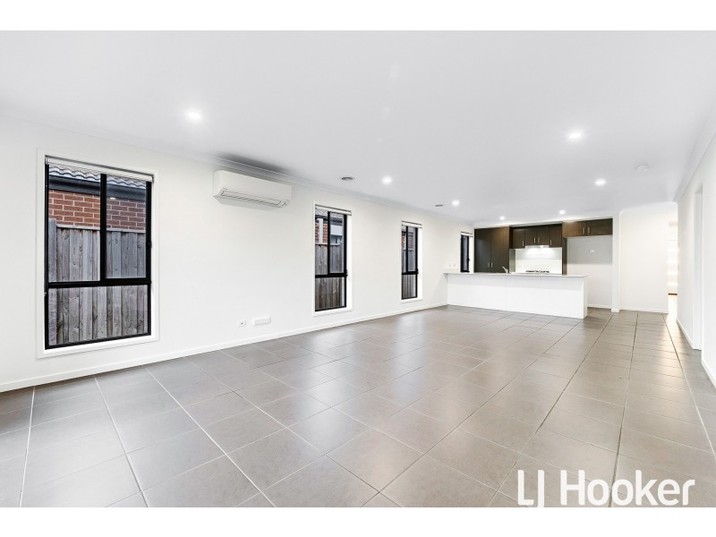 5 Redding Street, Cranbourne East VIC 3977