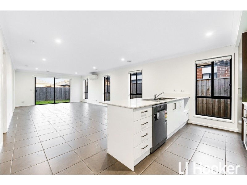 5 Redding Street, Cranbourne East VIC 3977