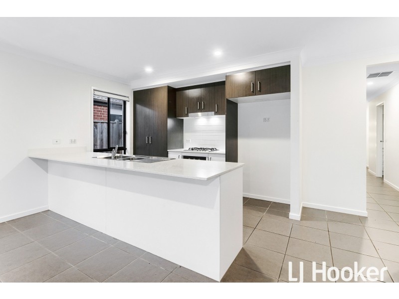 5 Redding Street, Cranbourne East VIC 3977