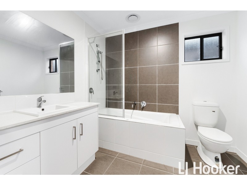 5 Redding Street, Cranbourne East VIC 3977