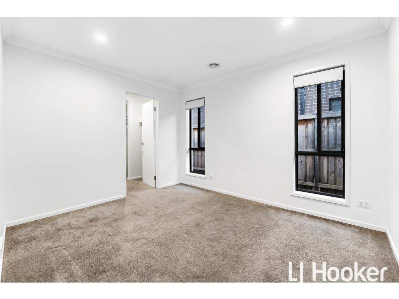 5 Redding Street, Cranbourne East VIC 3977