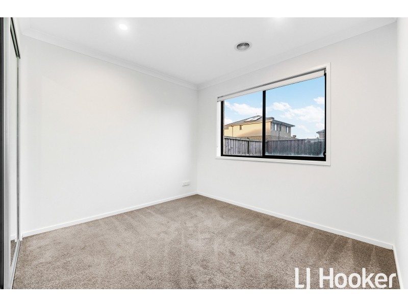 5 Redding Street, Cranbourne East VIC 3977