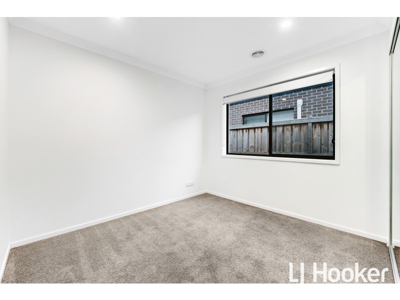 5 Redding Street, Cranbourne East VIC 3977