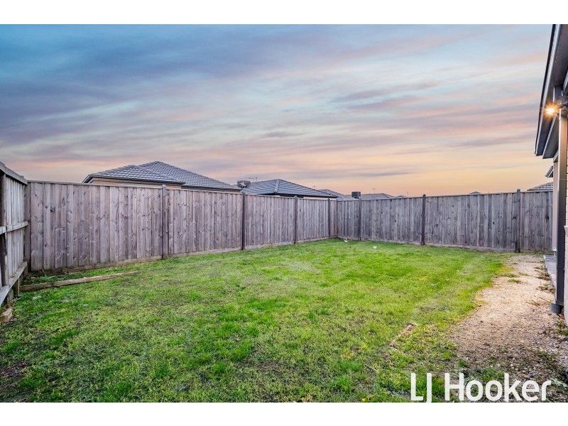 5 Redding Street, Cranbourne East VIC 3977