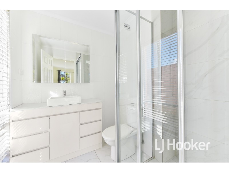 3 Mariner Close, Cranbourne North VIC 3977