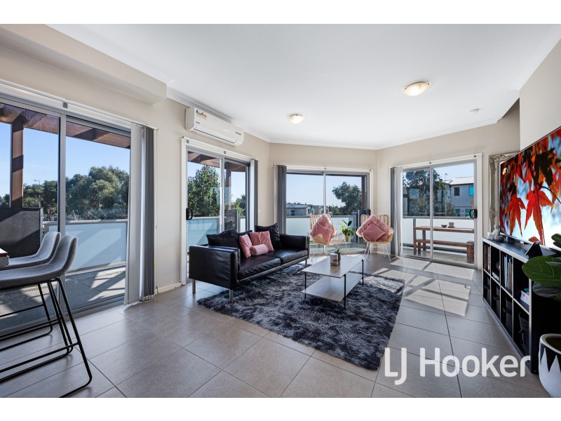 14 Rocket Lane, Cranbourne North VIC 3977