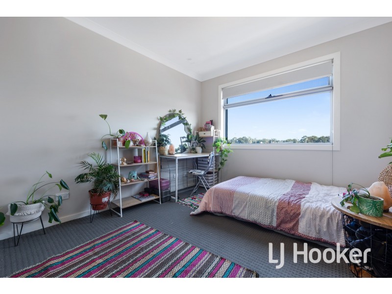 14 Rocket Lane, Cranbourne North VIC 3977