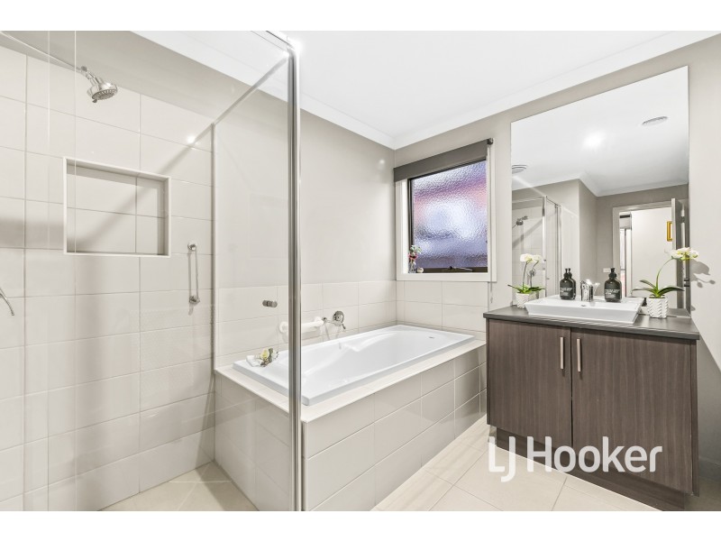 65 Telford Drive, Berwick VIC 3806