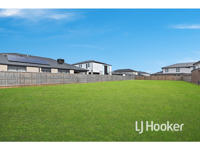 124 Brookwater Parade, Lyndhurst VIC 3975