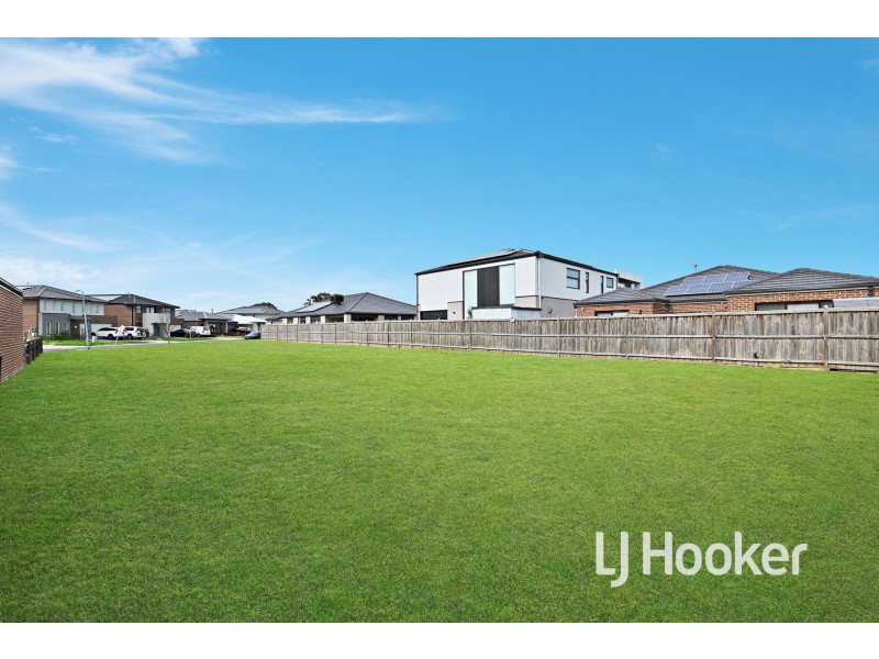 124 Brookwater Parade, Lyndhurst VIC 3975