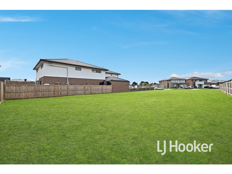 124 Brookwater Parade, Lyndhurst VIC 3975