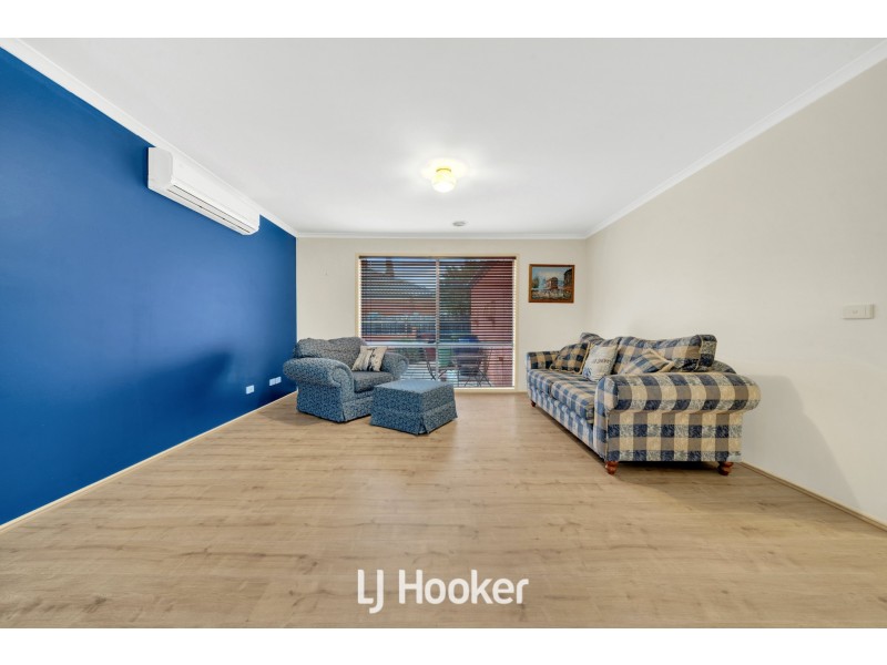 30 Eldershaw Drive, Lynbrook VIC 3975