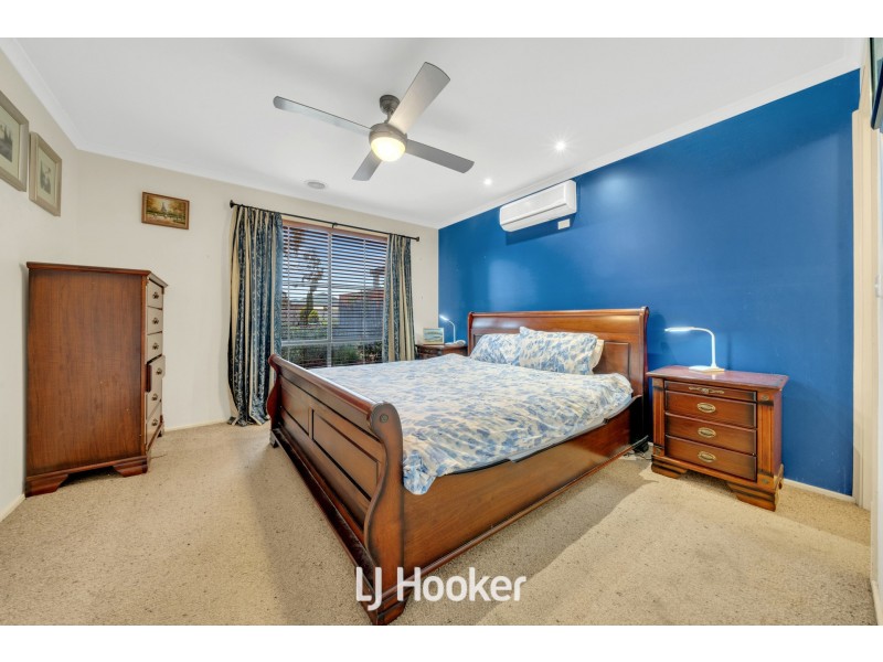 30 Eldershaw Drive, Lynbrook VIC 3975