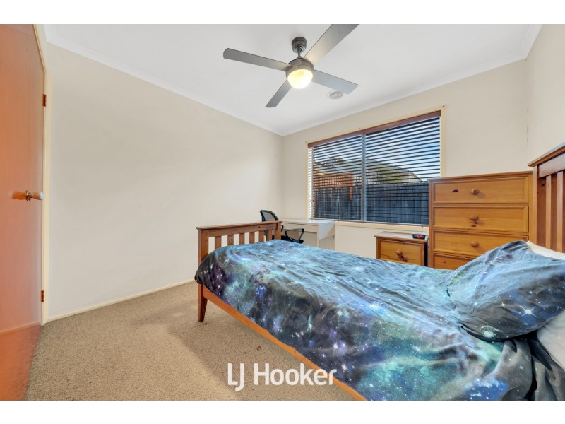 30 Eldershaw Drive, Lynbrook VIC 3975