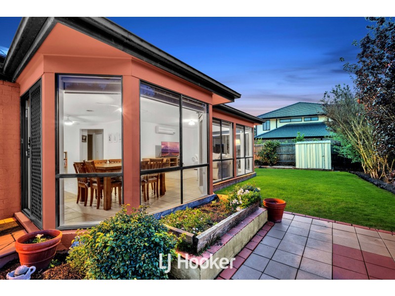 30 Eldershaw Drive, Lynbrook VIC 3975