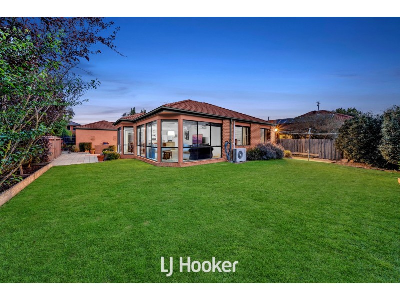 30 Eldershaw Drive, Lynbrook VIC 3975