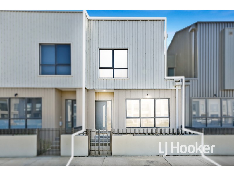 14 Tanzanite Court, Berwick VIC 3806