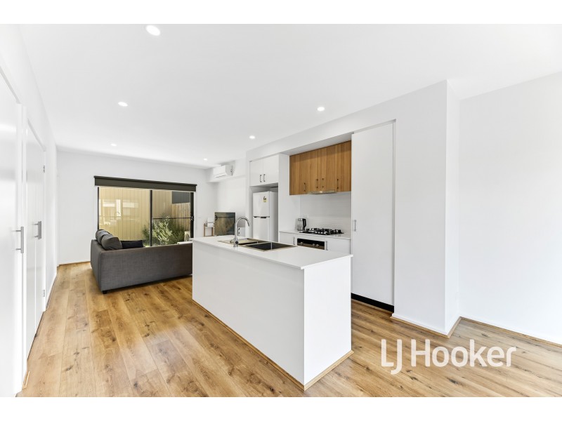 14 Tanzanite Court, Berwick VIC 3806