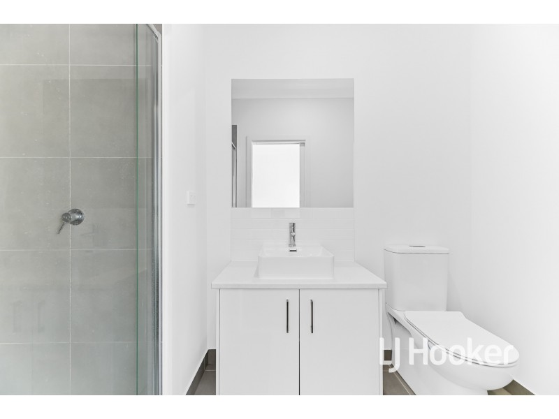 14 Tanzanite Court, Berwick VIC 3806