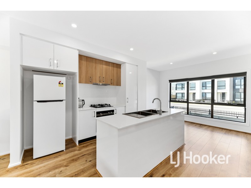 14 Tanzanite Court, Berwick VIC 3806