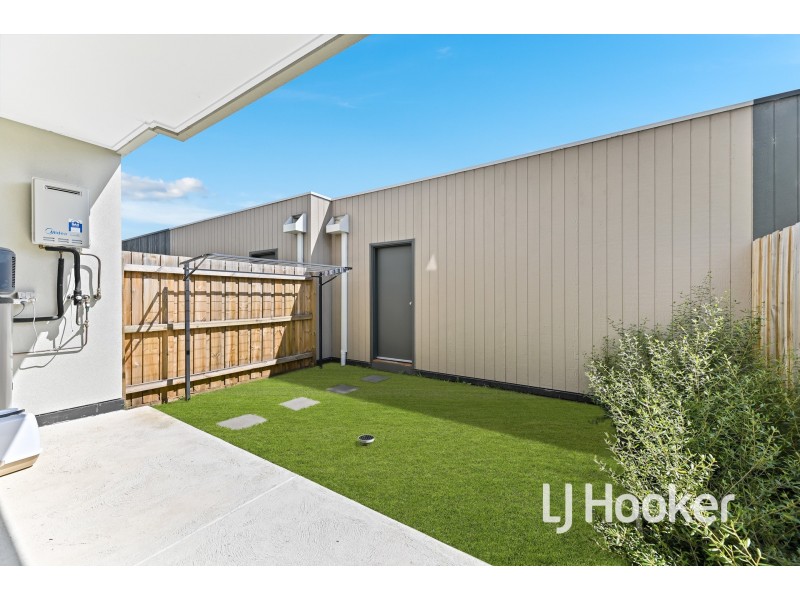 14 Tanzanite Court, Berwick VIC 3806