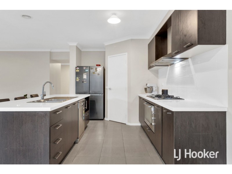 36 Sloane Drive, Clyde North VIC 3978