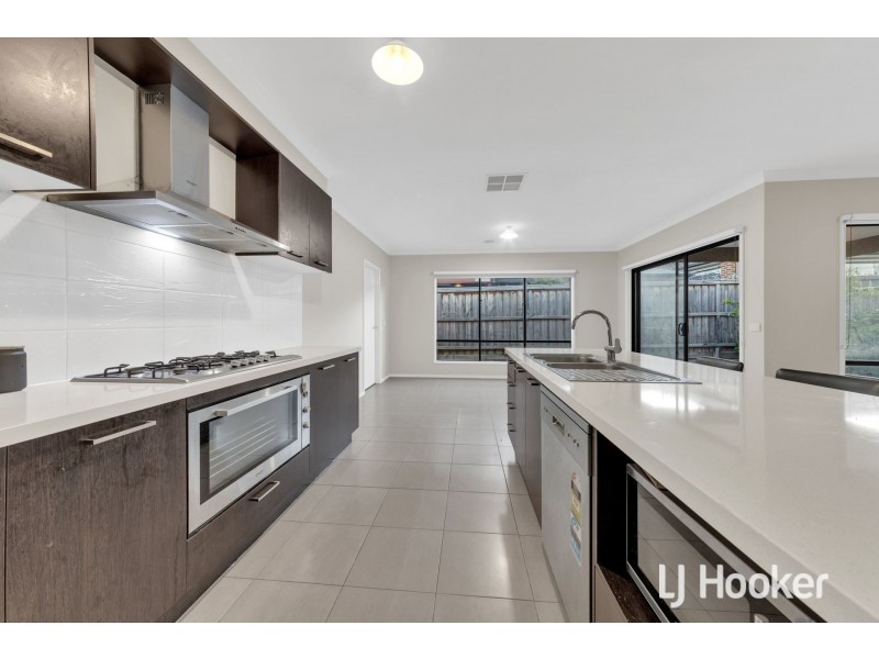 36 Sloane Drive, Clyde North VIC 3978