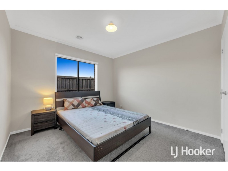 36 Sloane Drive, Clyde North VIC 3978