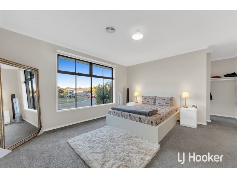 36 Sloane Drive, Clyde North VIC 3978