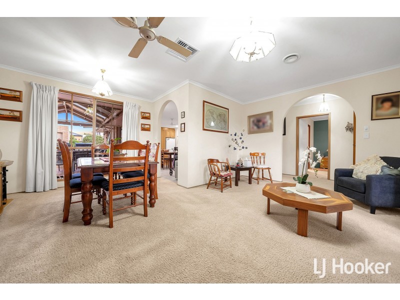 99 Waverley Park Drive, Cranbourne North VIC 3977