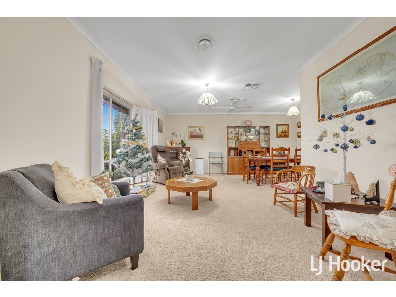 99 Waverley Park Drive, Cranbourne North VIC 3977